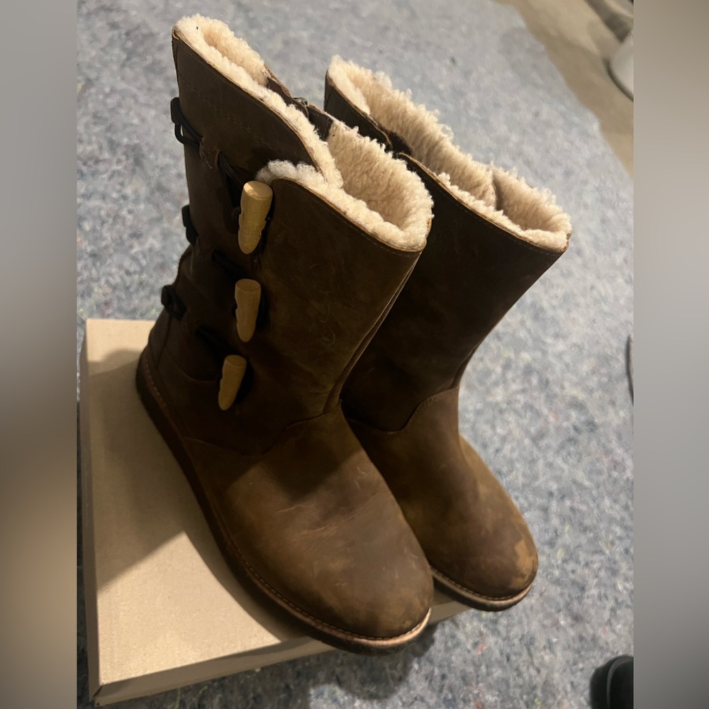 Ugg boots, women’s 7.5.